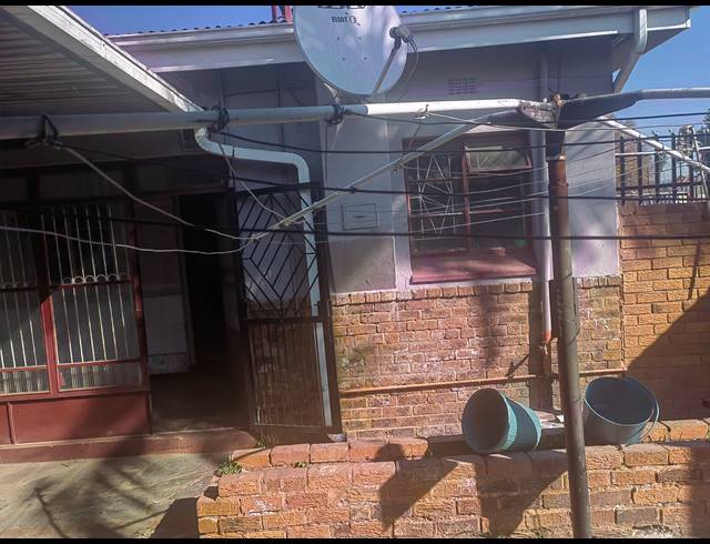 4 BEDROOM HOUSE FOR SALE IN PRETORIA WEST